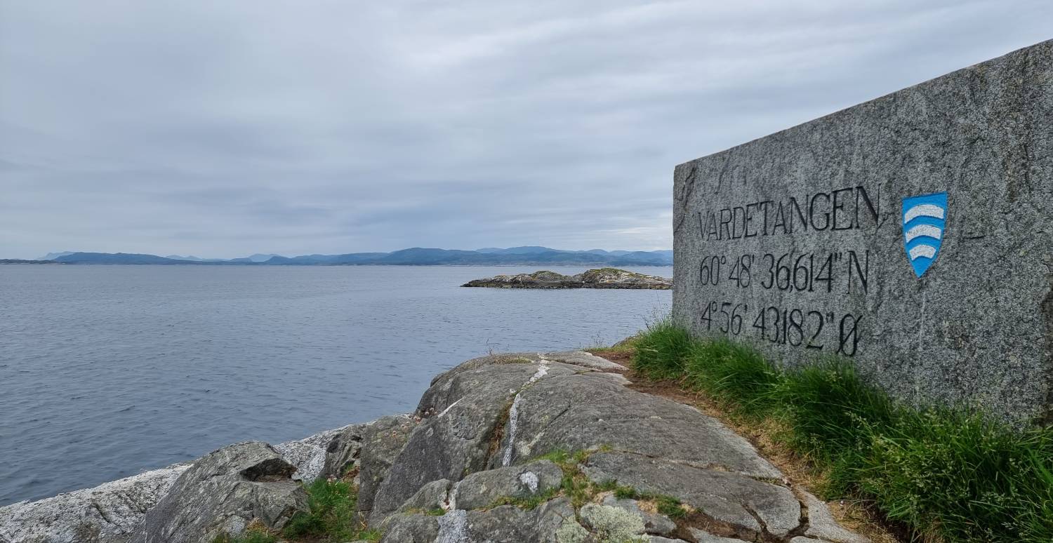Vardetangen i Austrheim kommune utenfor Bergen