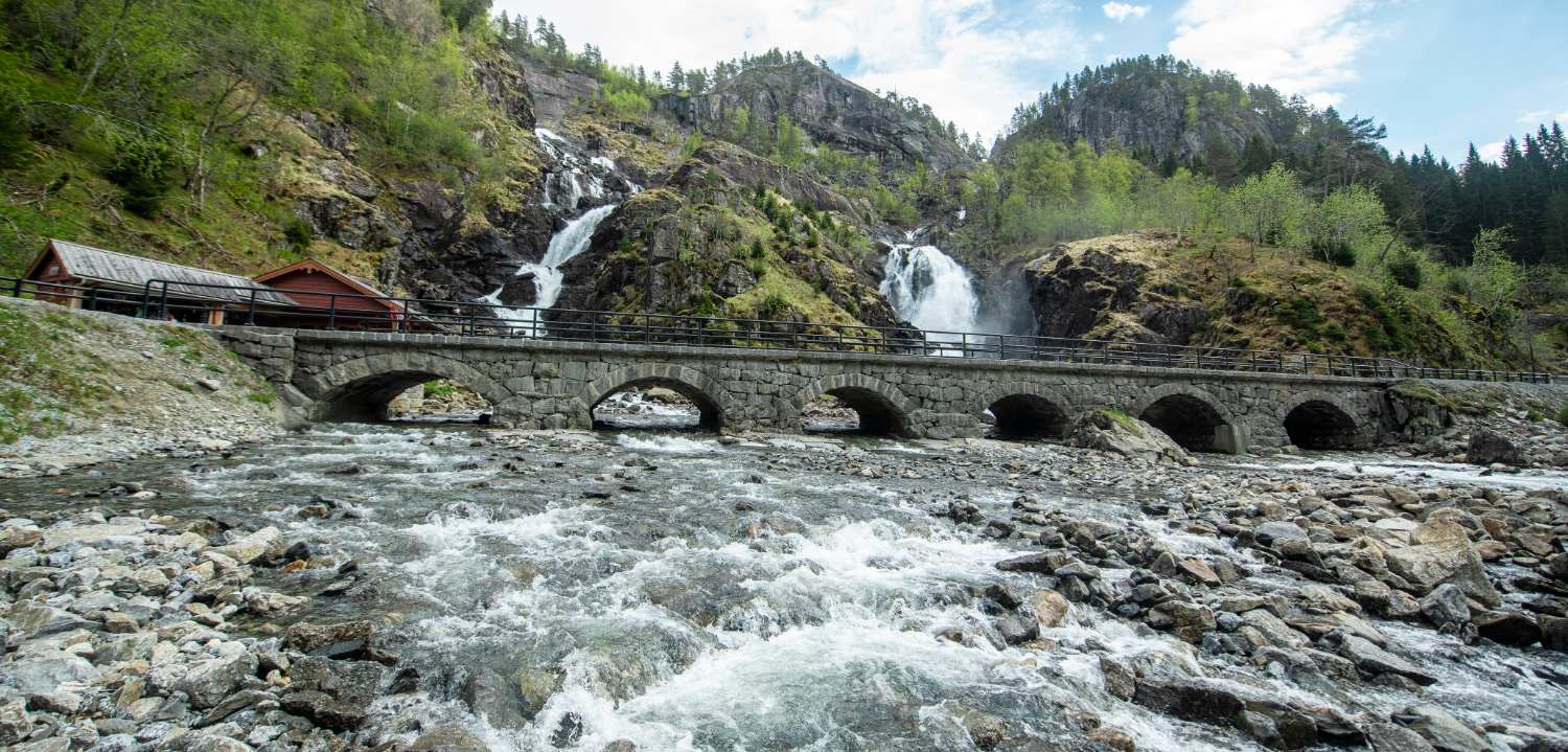 Biltur fra Bergen til Hardanger - Låtefossen