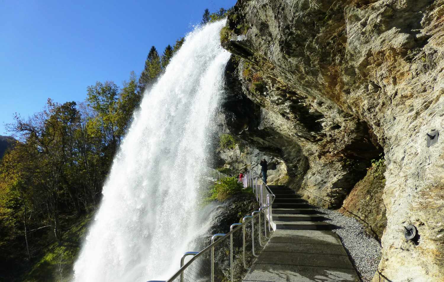 Kjøre fra Oslo til Bergen via Hardangervidda og Steinsdalsfossen