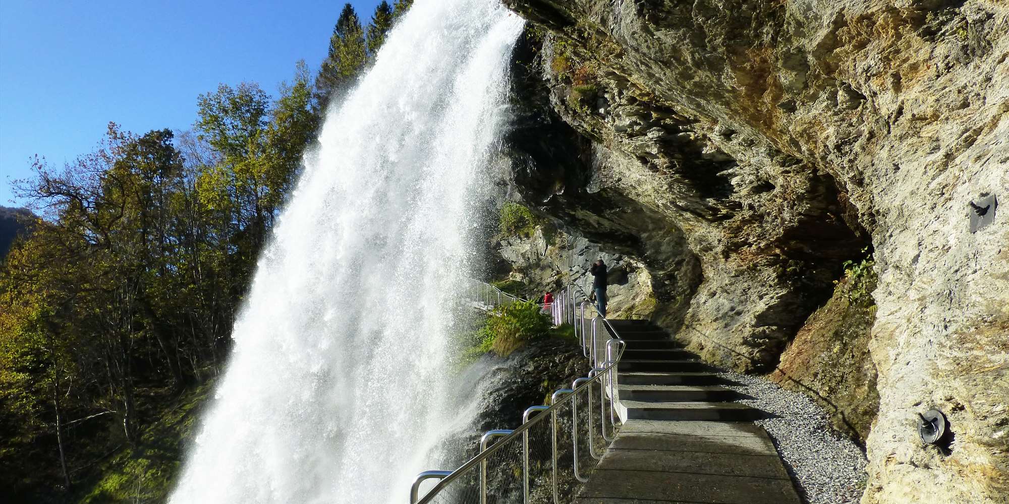 Biltur fra Bergen til Hardanger via Steinsdalsfossen