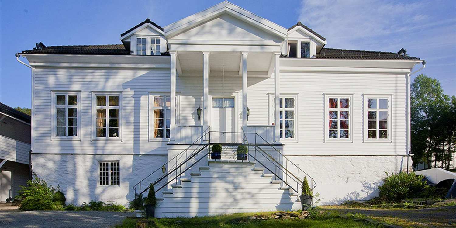 Bilturer i Bergensregionen - biltur til Osterøy - overnatting på Fjordslottet hotell