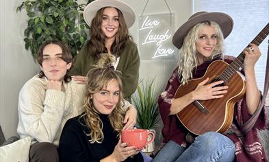 Chastity Belt (US)