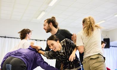 Klasse i kontaktimprovisasjon: åpent nivå