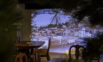 Spis med utsikt over Bergen