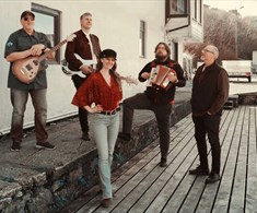 Auntie G, Markus Kinell og fullt band