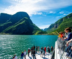 Båttur mellom Flåm og Gudvangen