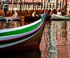 Båt i havnen