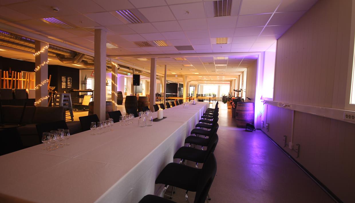 Fullt lokale m/Langbord