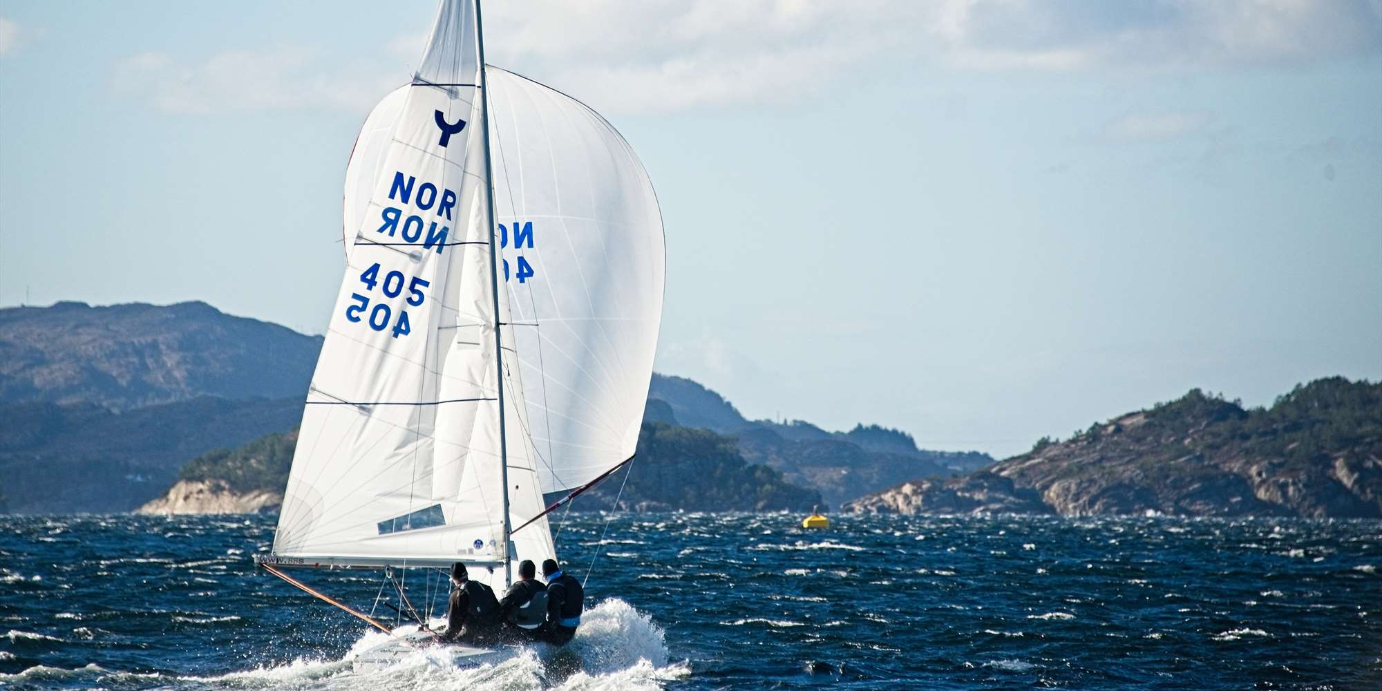 Yngling seiling i Hauglandsosen