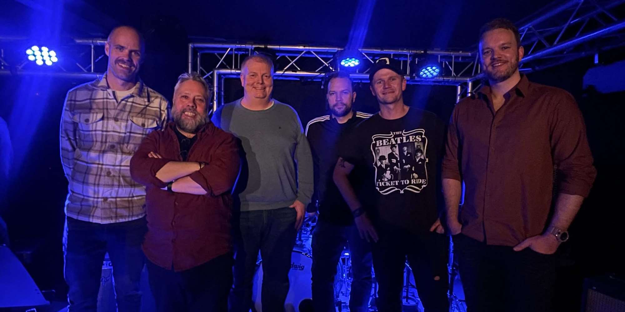 WHAT IT IS – A TRIBUTE TO DIRE STRAITS & MARK KNOPFLER