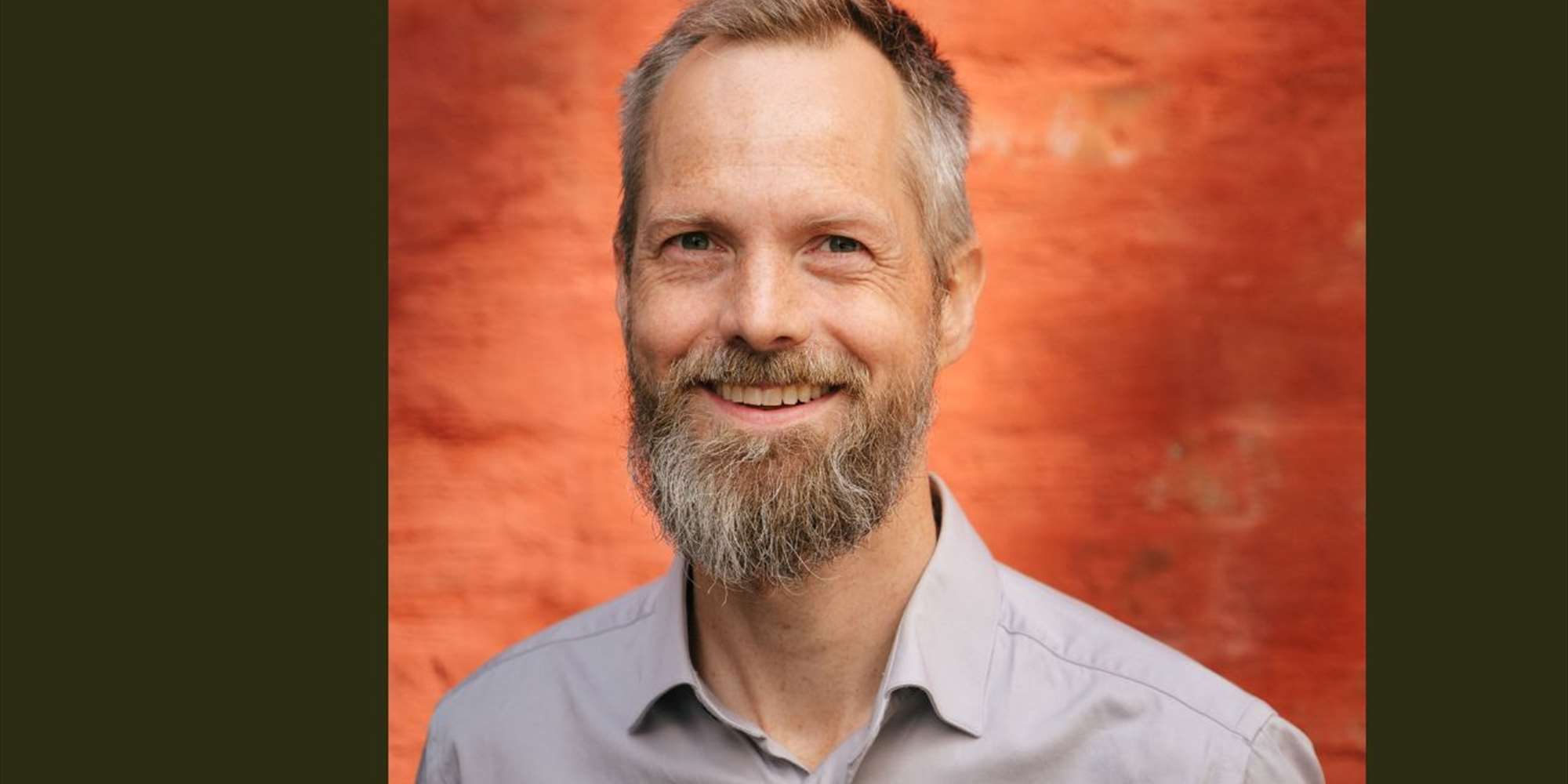 Kven styrer feeden min?