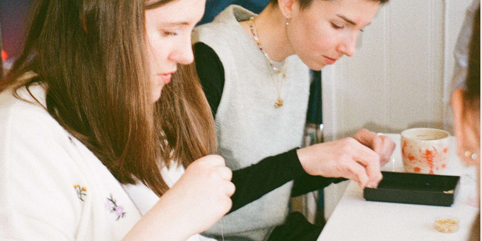 Sosialkveld: Perleverksted