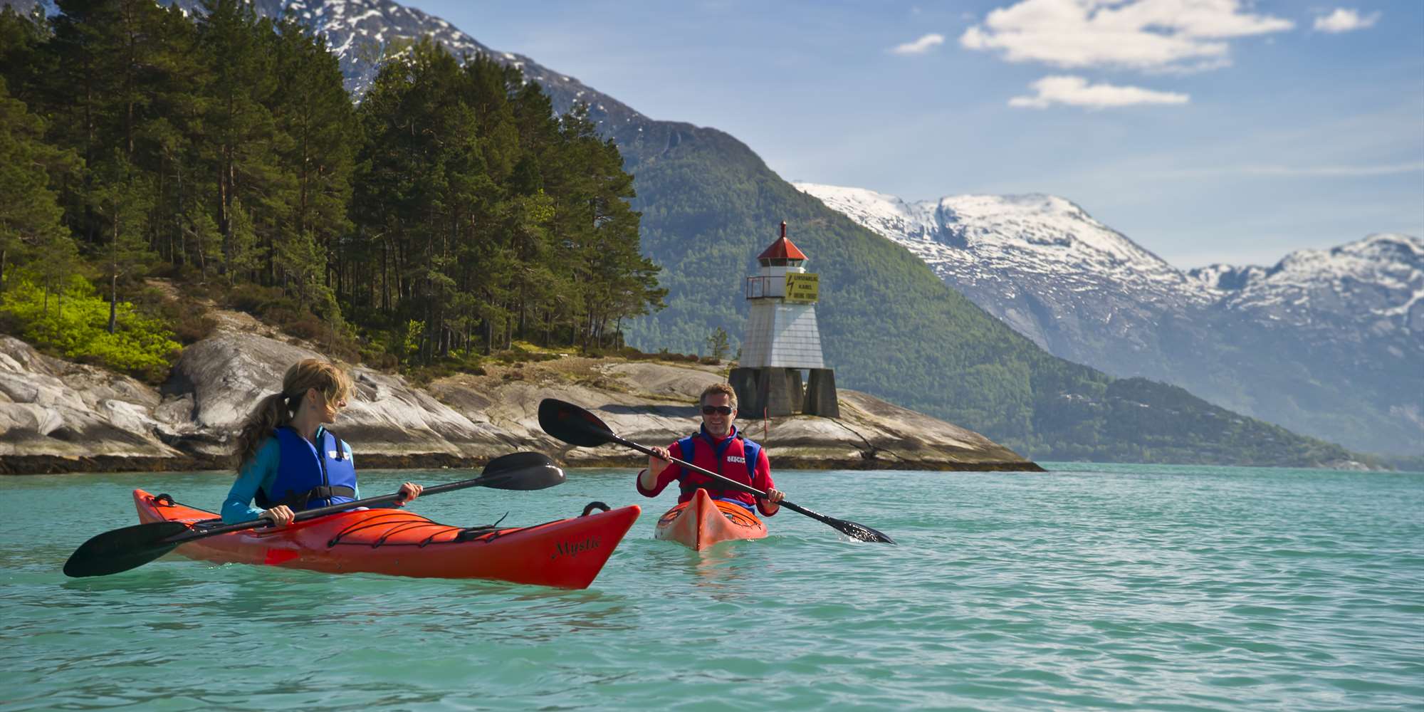 Opplevelsen av Hardangerfjorden er best fra en kajakk!
