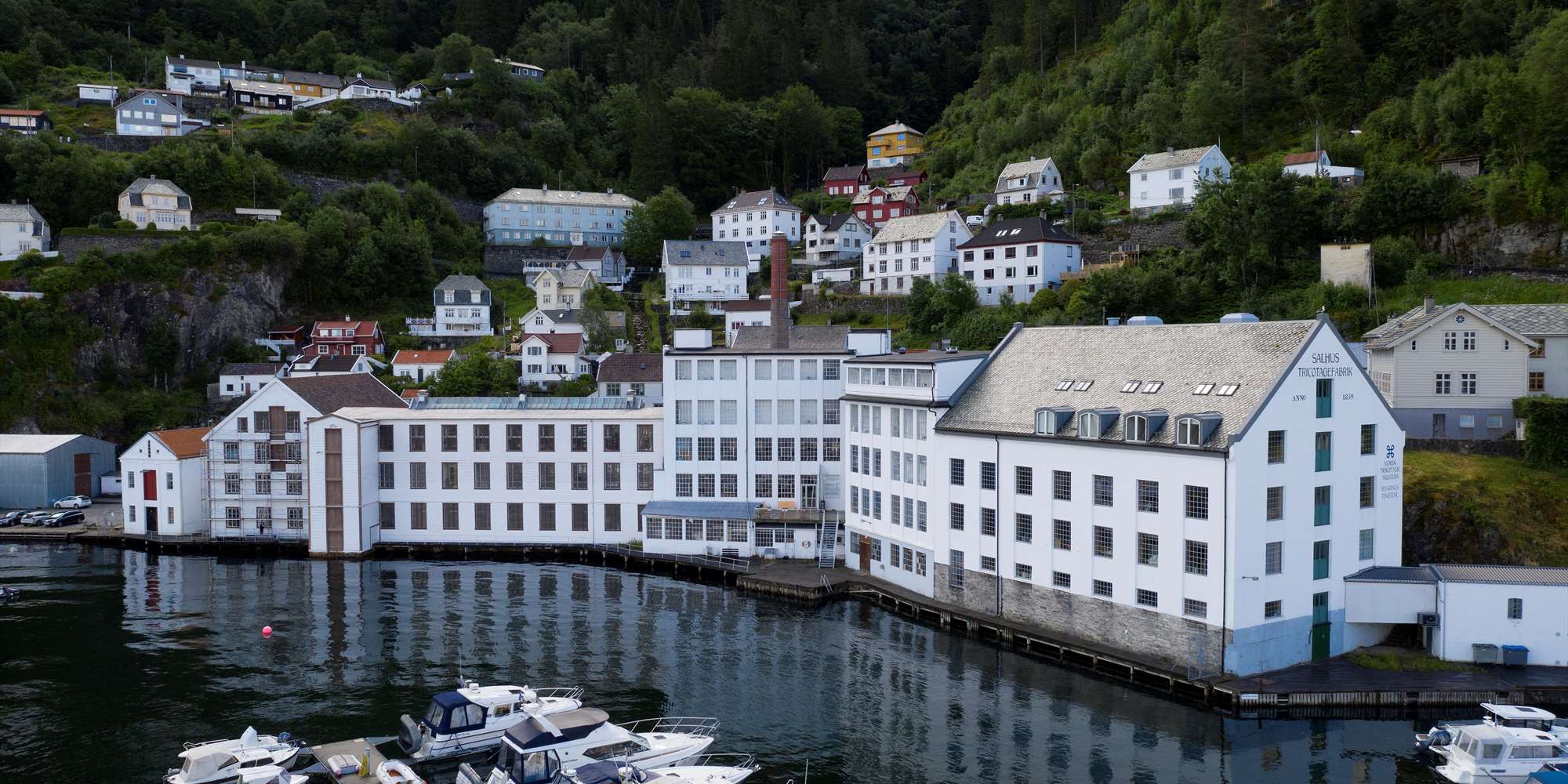 Opplev Salhus Tricotagefabrik