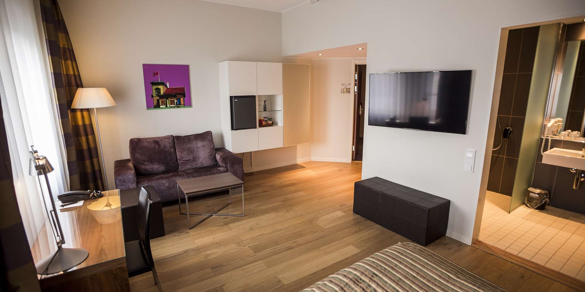 Superior handicap room