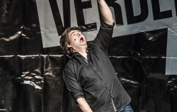 Standup show med Roar Brekke