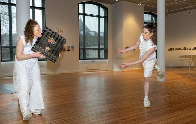 Forestillingen «Tonestille RSlE RSLE»