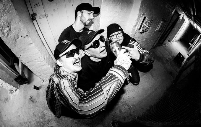 BRÆKKÆKKEL + LÂCHE + Disdain || Hulen