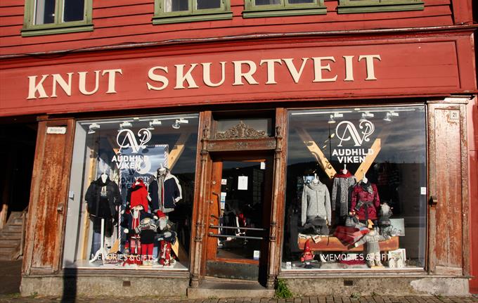 Audhild Viken på Bryggen