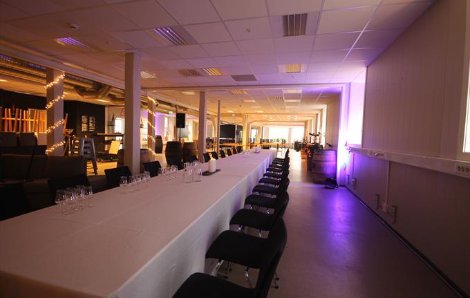 Fullt lokale m/Langbord