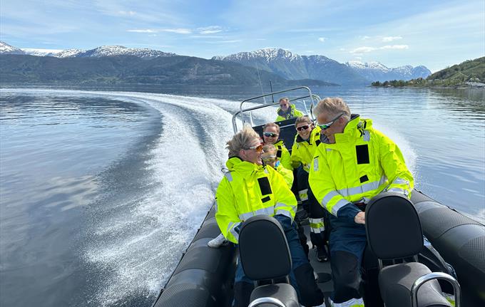 Fjord cruise i RIB båt på Hardangerfjorden