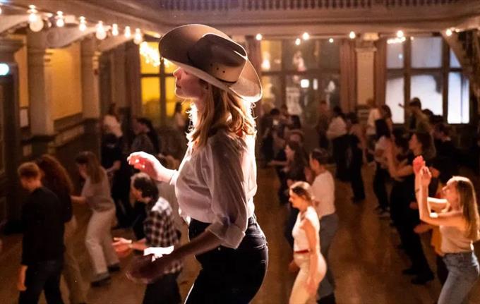 WET COUNTRY LINE DANCE PARTY
