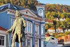 Statuen av Ludvig Holberg på Vågsallmenningen