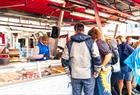 Utendørs på Fisketorget i Bergen