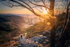 Fjelltur på Ulriken i solnedgang