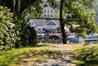 Mjøsvågen Landhandleri sett fra Sperrneset