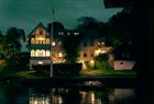 Skjerjehamn by night