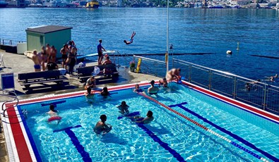 En sommerdag på Nordnes Sjøbad