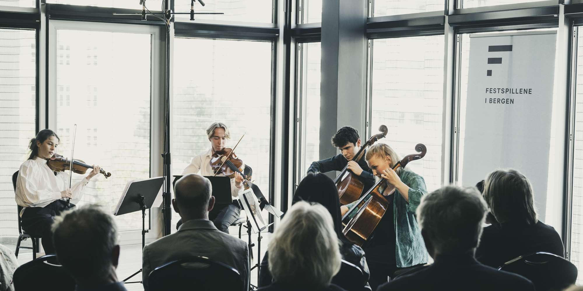 Amalie Stalheim m/unge strykere Amalie Stalheim m/unge strykere