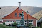 Statue av Amalie Skram på Nordnes